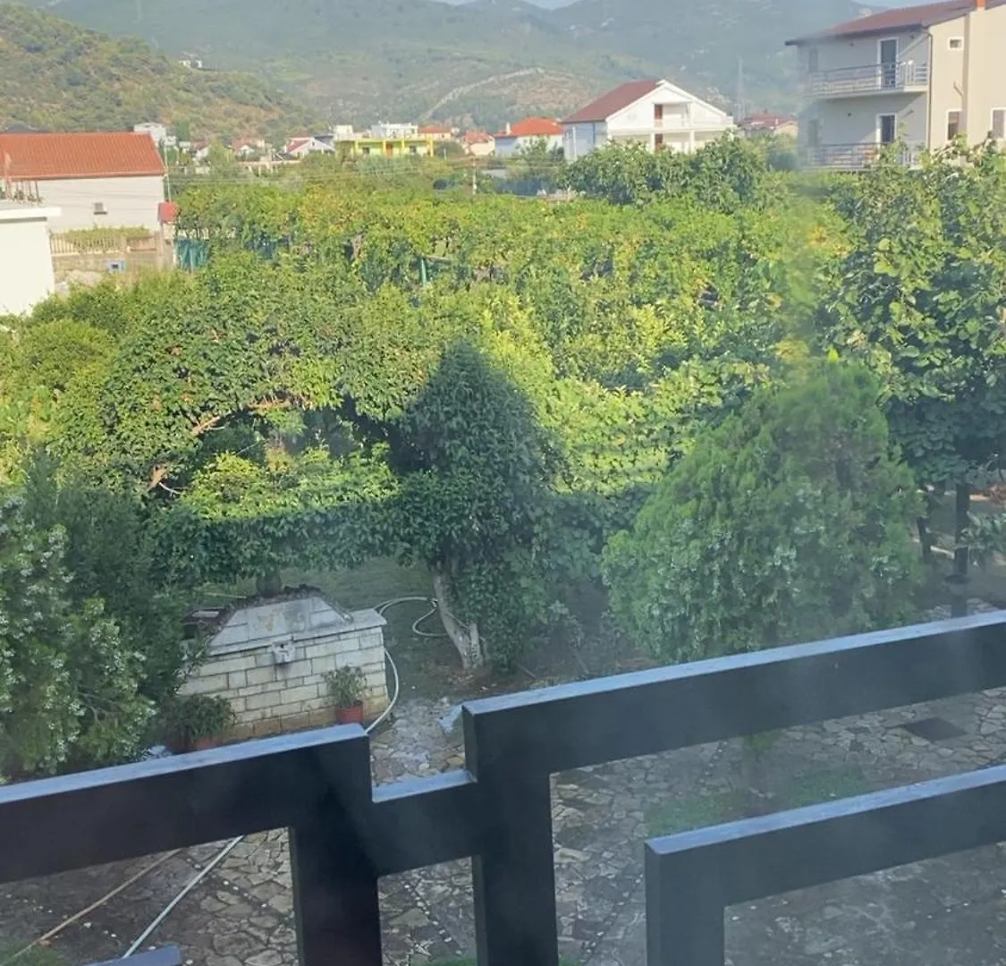 Villa Holiday Villa! Lezhe