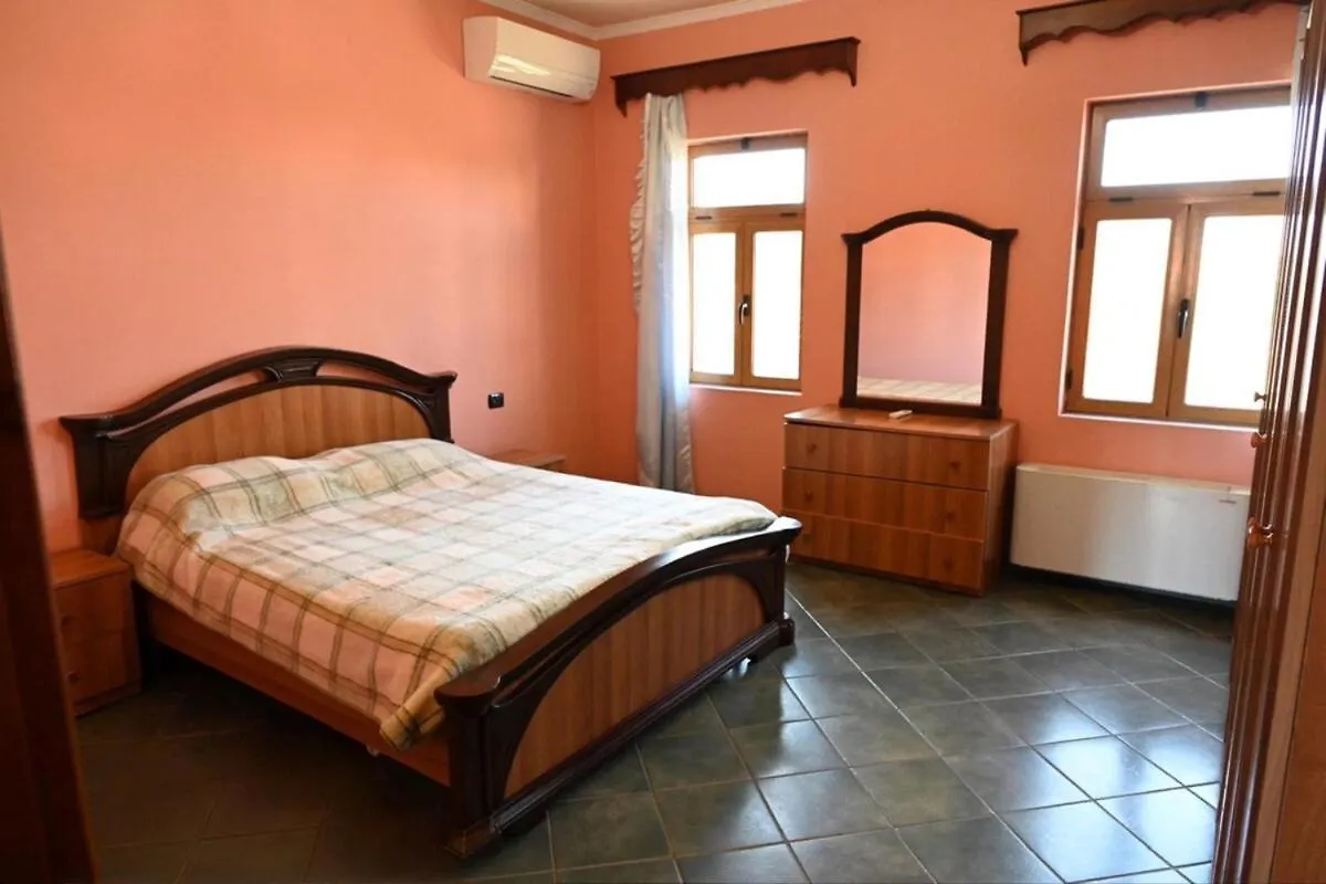 Villa Holiday Villa! Lezhe Albania